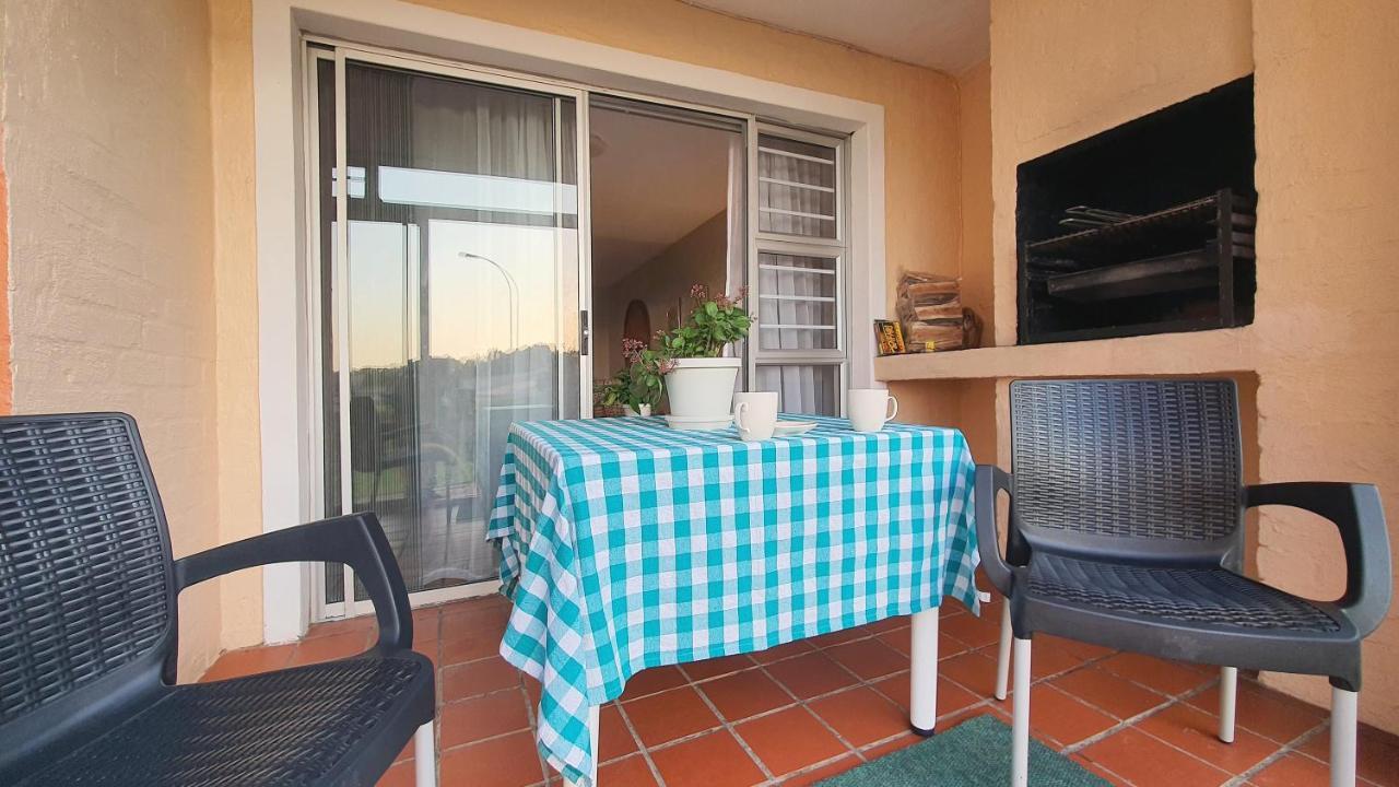 Escape To Paradise: Beachside Apartment Джефрис-Бей Экстерьер фото